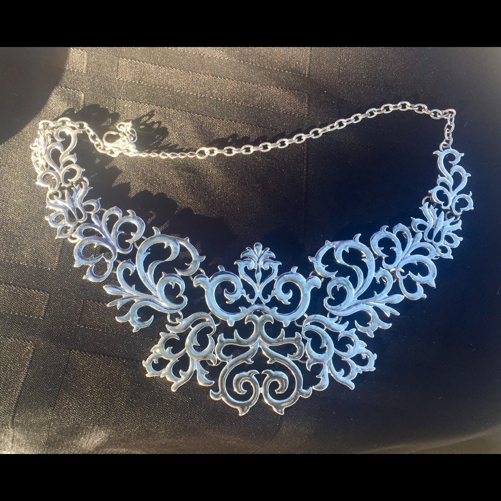 Absolutely Beautiful Victorianish Necklace Choker - Picture 2 of 2